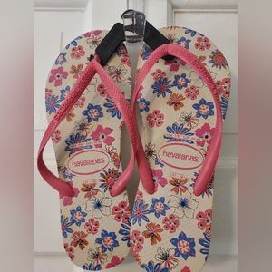 Havaianas Pink and Floral thong sandals Womens Size 7/8 NWOT